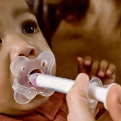 Arzneimittelspender in Schnullerform