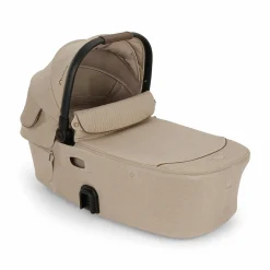 DEMI next Wanne Cosmopolitan