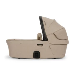 DEMI next Wanne Cosmopolitan