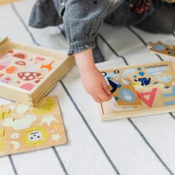 Holzpuzzle-Set Farben