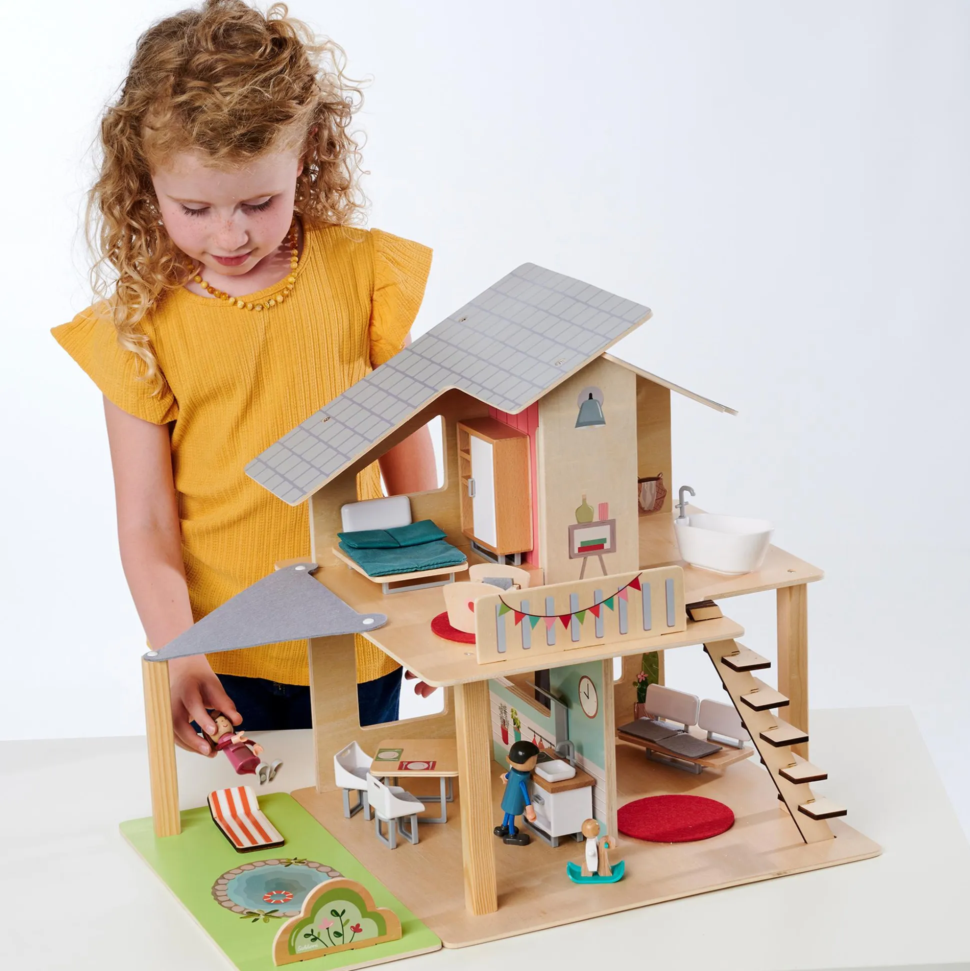 Puppenhaus mit Möbeln