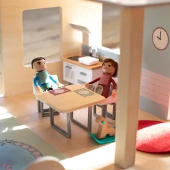 Puppenhaus mit Möbeln