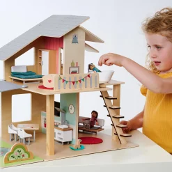 Puppenhaus mit Möbeln