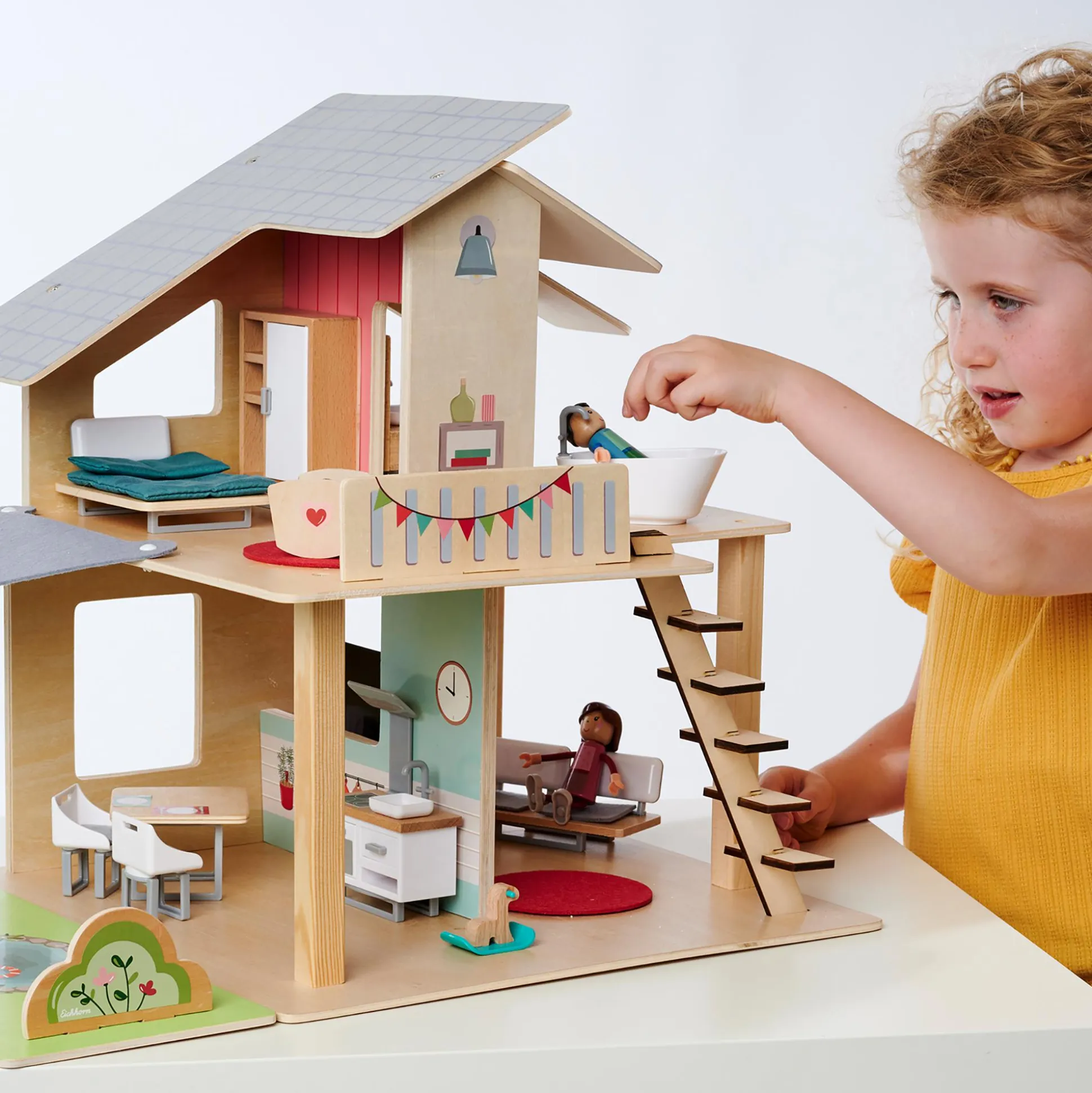 Puppenhaus mit Möbeln