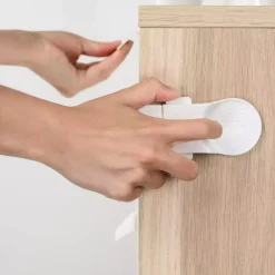 Schrank- und Schubladensicherung