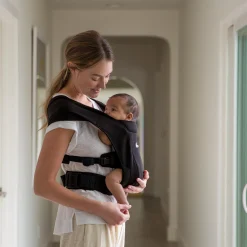 Set Embrace Pure Black mit Rain & Wind Carrier Cover