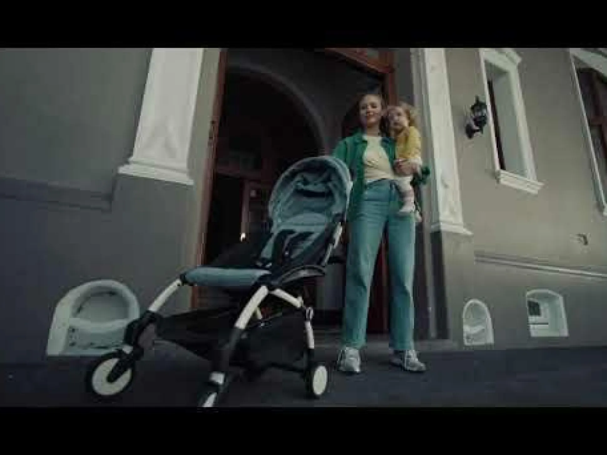 Set YOYO³ Gestell Black mit 0+ Neugeborenen-Set Olive