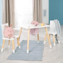 Sitzgruppe mit Aufbewahrungsnetz