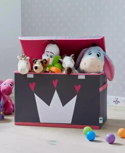Spielzeugtruhe mit Krone
