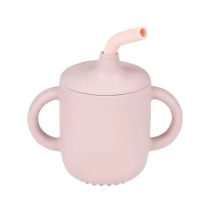 Trinkbecher mit Strohhalm